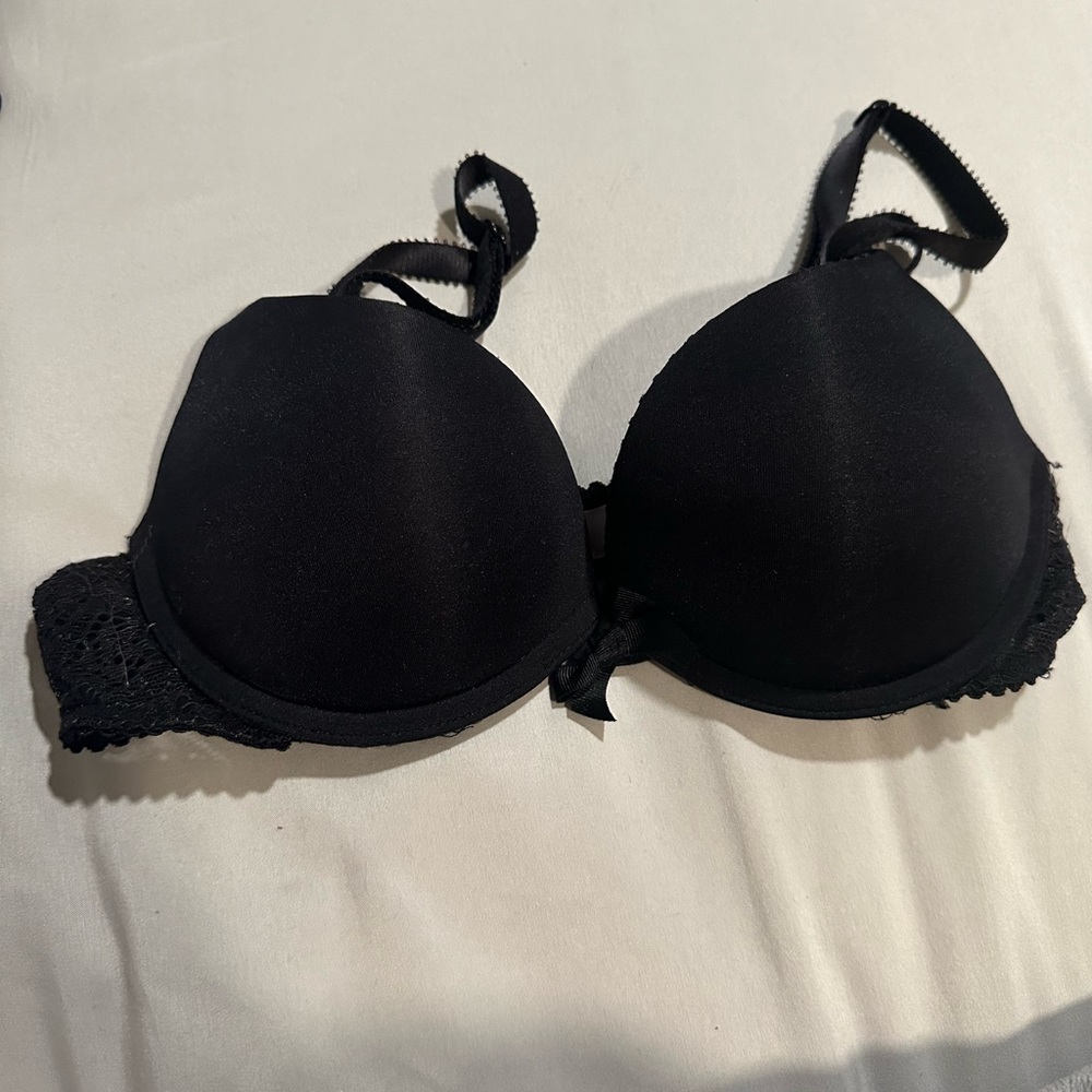 Victorias Secret Black Push Up Bra 32B